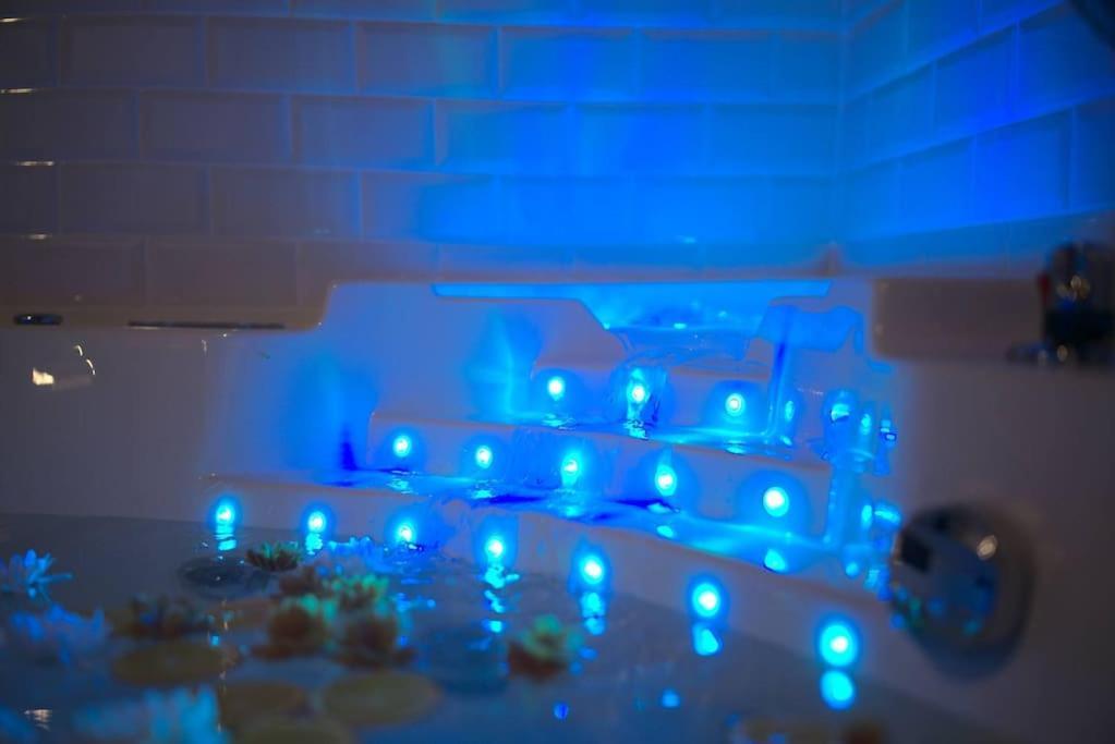Luxury Room Jacuzzi Centre Ville Haut De Gamme Мюлуз Екстериор снимка