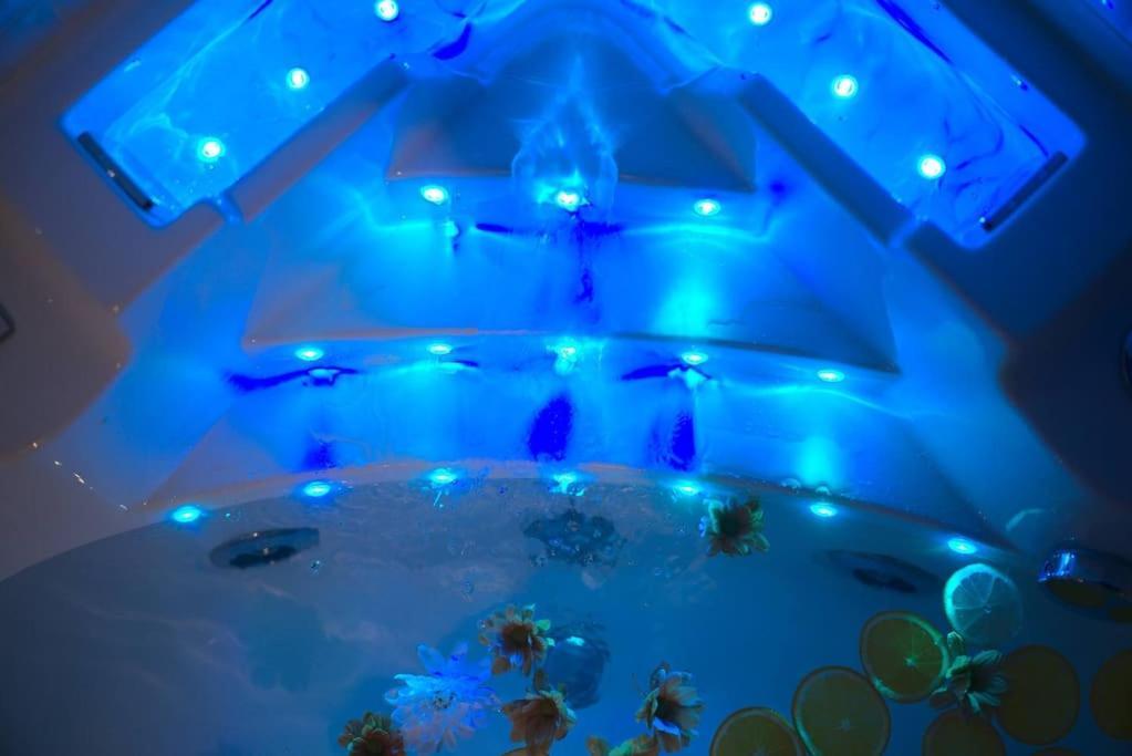 Luxury Room Jacuzzi Centre Ville Haut De Gamme Мюлуз Екстериор снимка